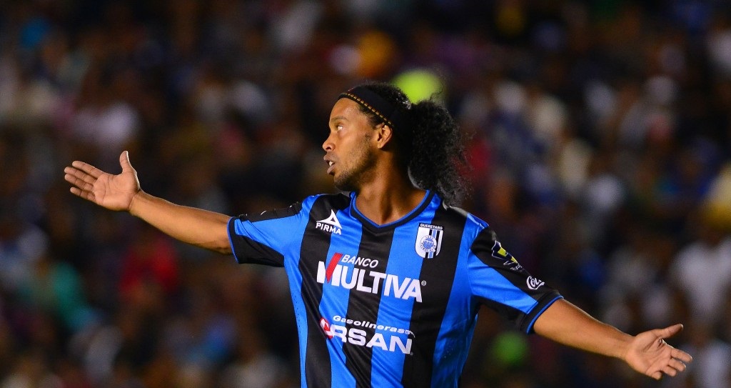 Ronaldinho finalmente llega en México y este viernes reportará con Querétaro