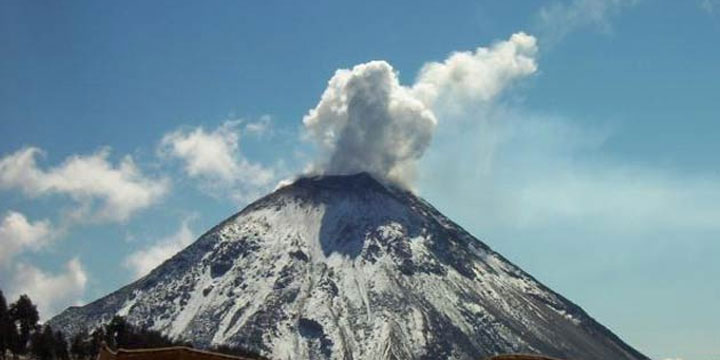 Volcán de Colima registra nueva explosión