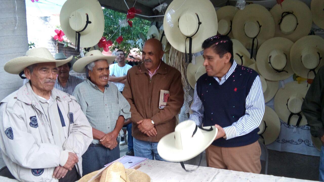 Clausura CASART curso de rescate artesanal sobre la identidad del sombrero doble, en la comunidad de Jarácuaro
