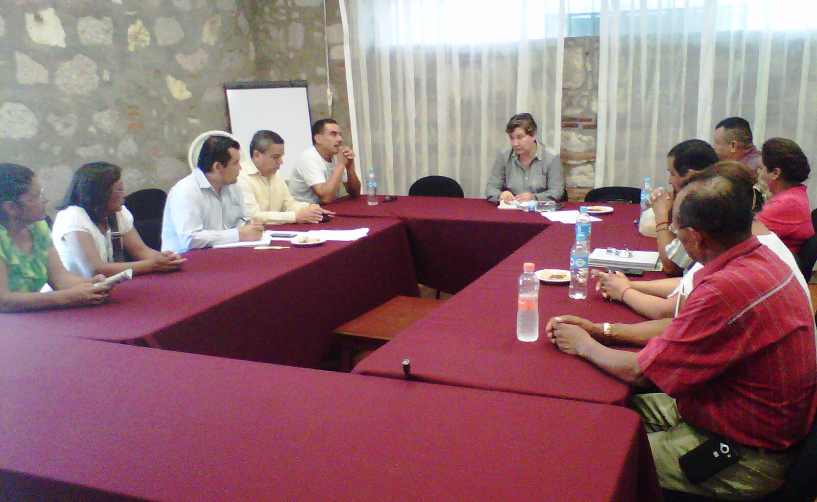 la Legisladora Eloisa Berber, recibe sindicato de galleros.