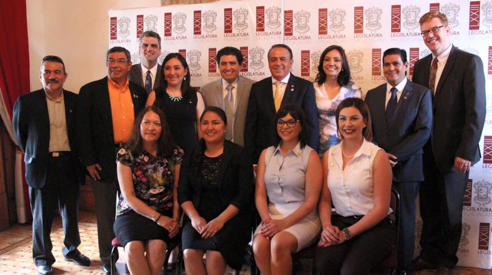 Por generar proyectos para migrantes en Yakima: Ernesto Núñez