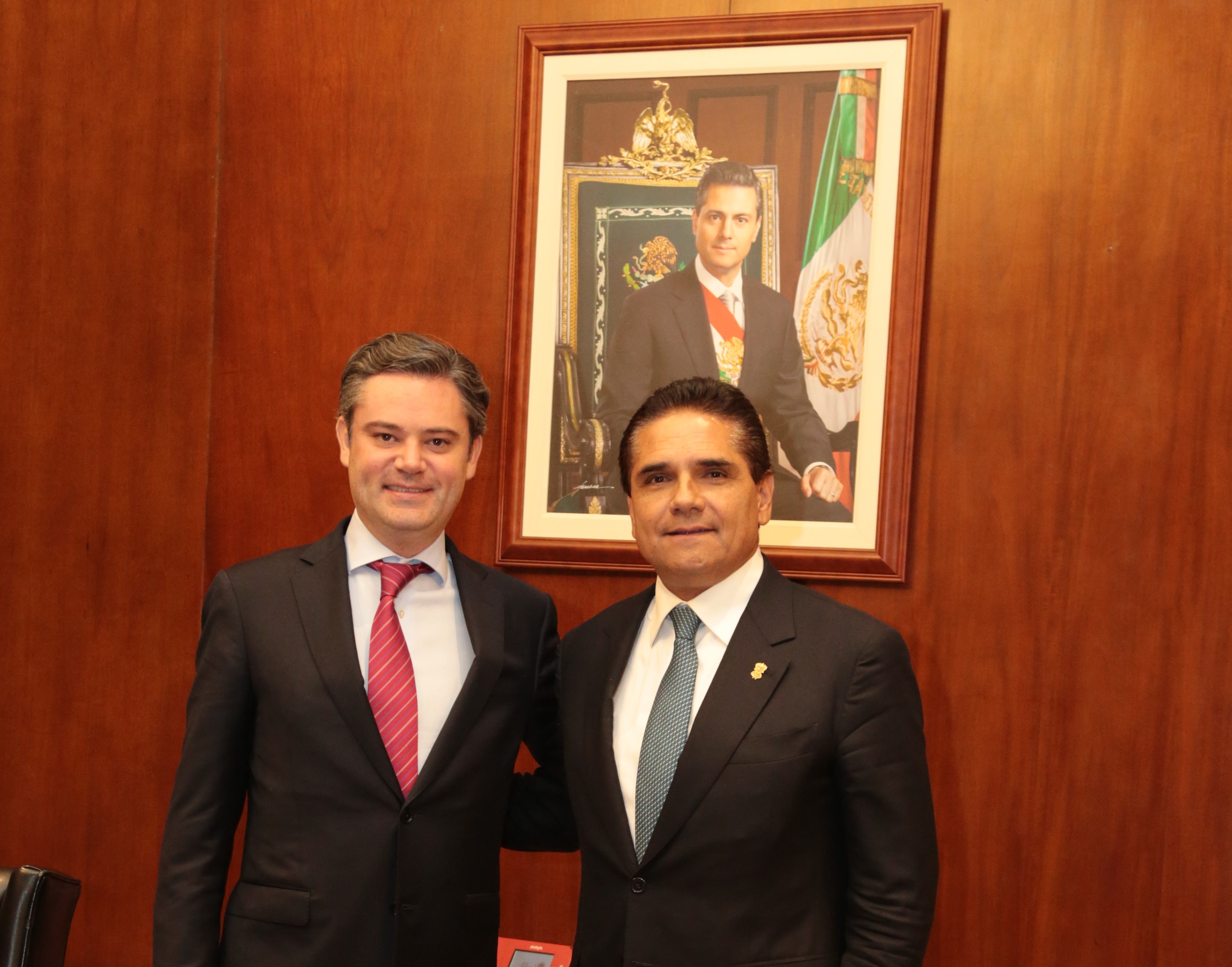 Se reúne Gobernador Silvano Aureoles con secretario de Educación Aurelio Nuño