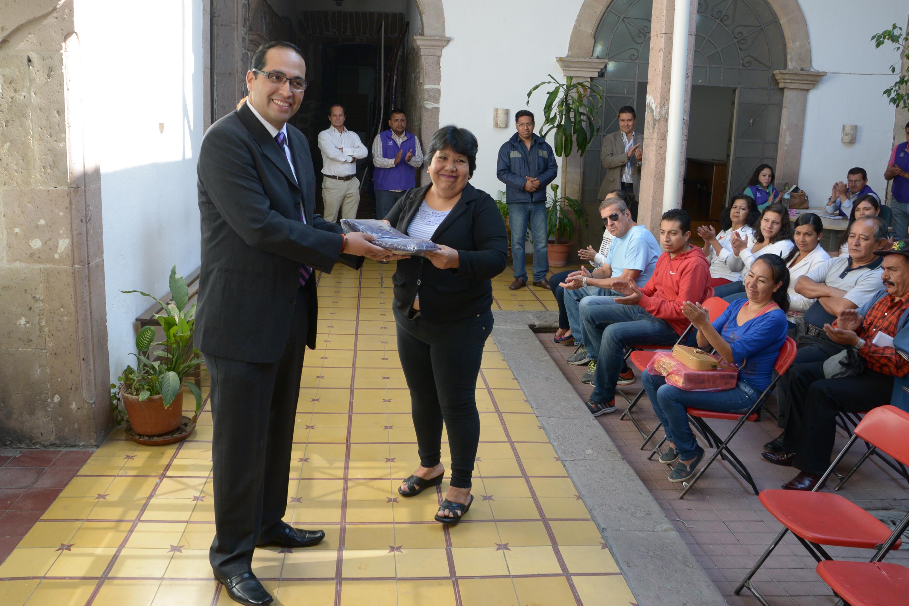 Gerencia del Patrimonio Cultural dignifica comercio en el Bosque Cuauhtémoc