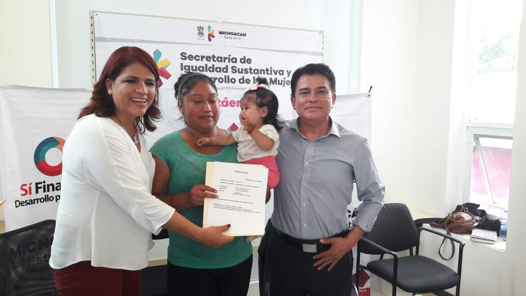 Sí Financia entrega microcréditos a jefas de familia morelianas
