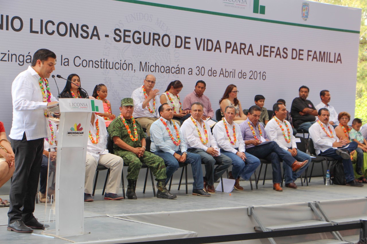 Alcalde de Apatzingán solicita construcción de guarderías