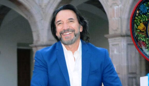 El Gobierno del Estado festejará a las mamás con concierto gratuito de El Buki