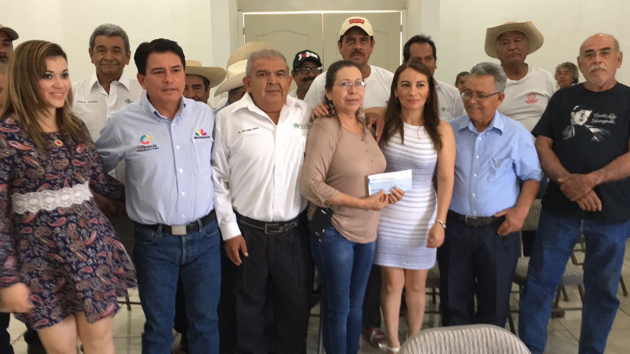 Otorga Sí Financia crédito a empresa agropecuaria de la Tierra Caliente