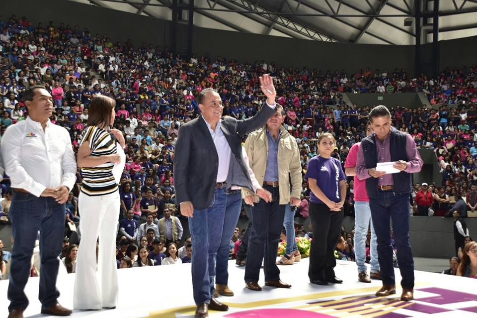 Sin regateos respaldo total a Beca Futuro: Pascual Sigala