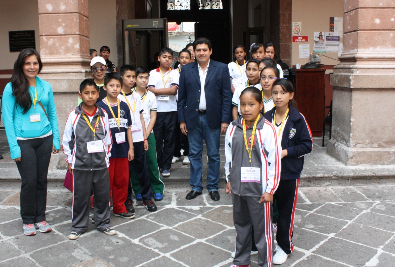 Importante que los niños conozcan el quehacer legislativo: Raymundo Arreola