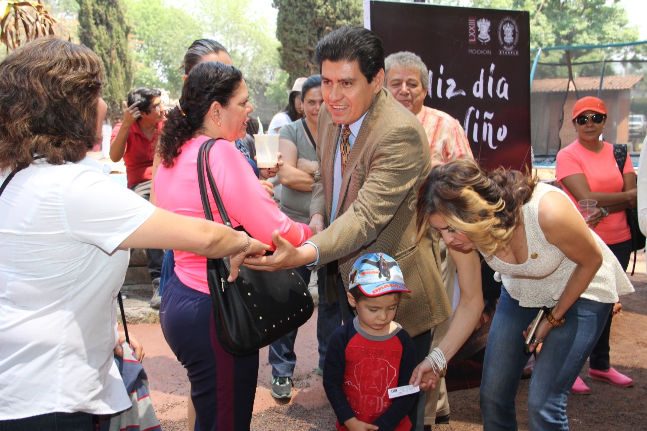 Congreso festeja a hijos de sindicalizados