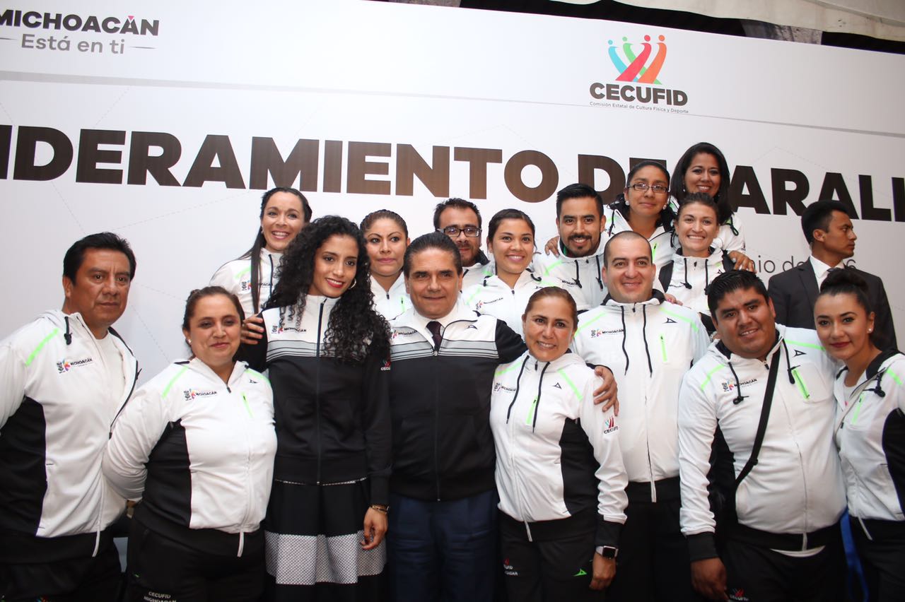 Abandera Gobernador a delegación Michoacán rumbo a Paralimpiada Nacional 2016