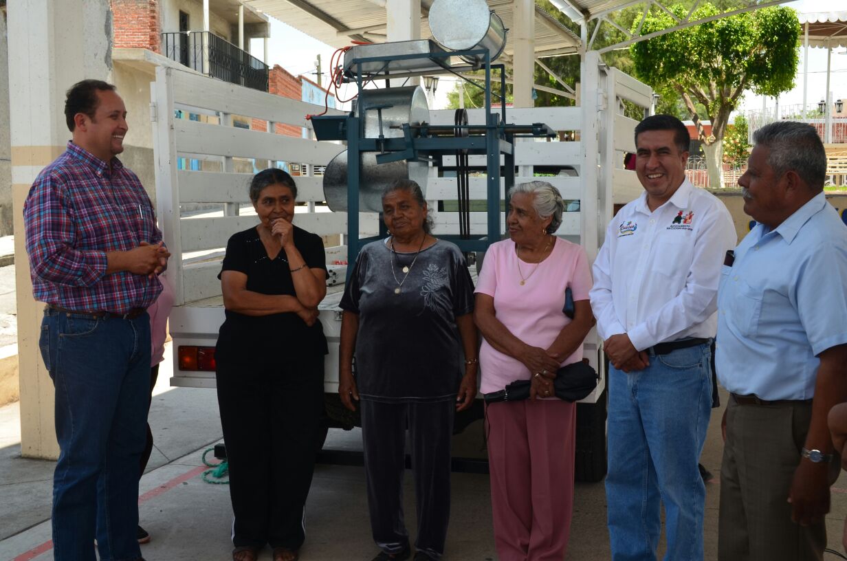 Mujeres de la comunidad de Jéruco ahora tienen molino de nixtamal, gracias al Diputado Raúl prieto