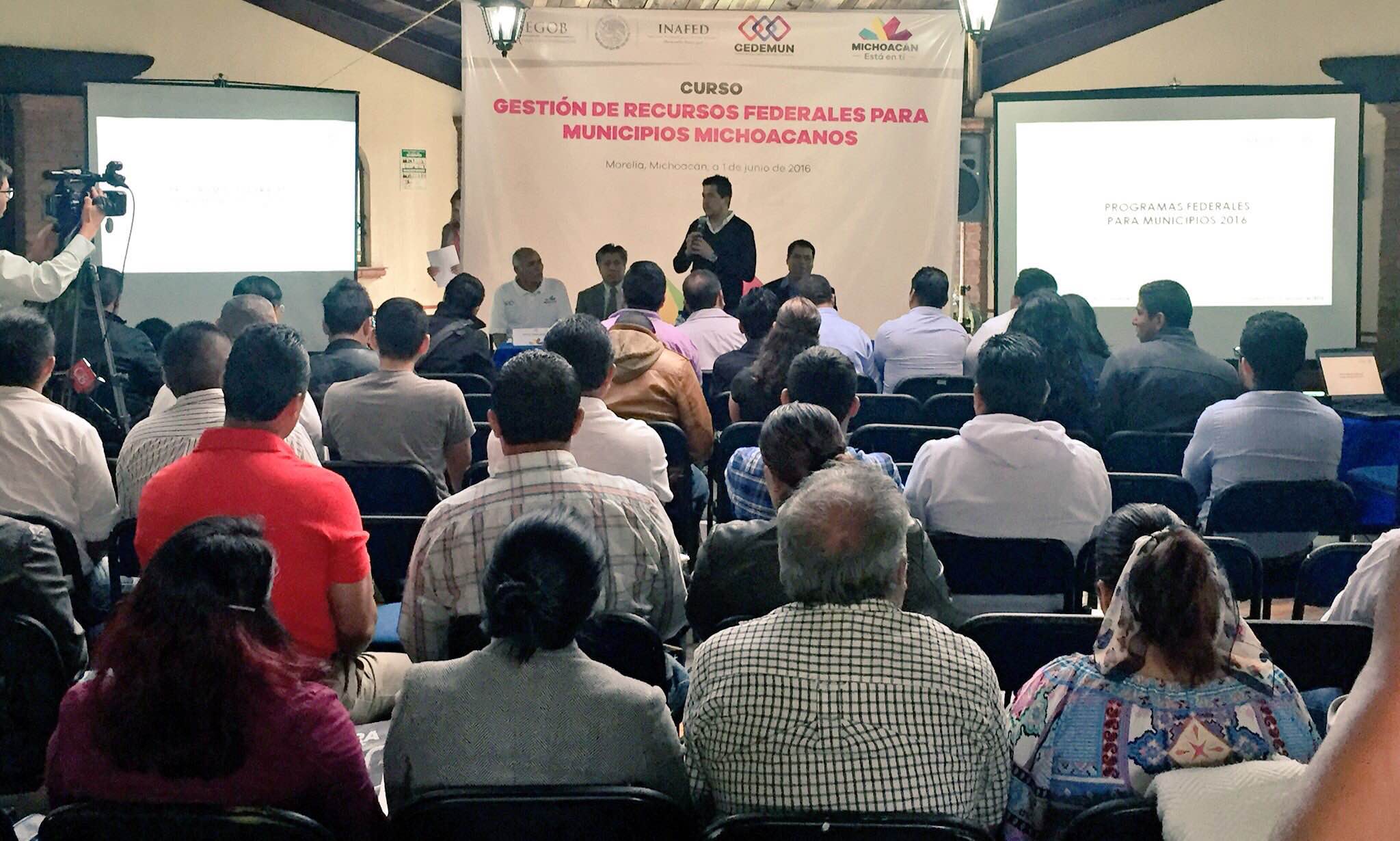 Capacita CEDEMUM a ayuntamientos en gestión de recursos federales