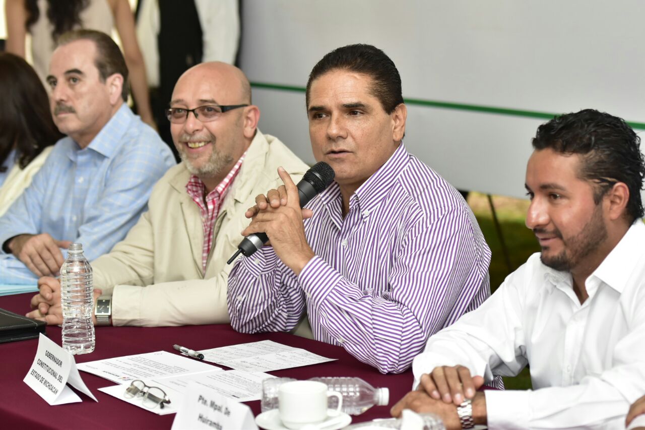 Trabajar en un sólo frente para obtener resultados: Silvano Aureoles