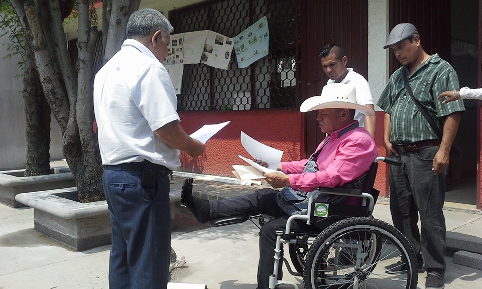 El regidor Salvador Arvizu Gestiona rehabilitación de Escuelas