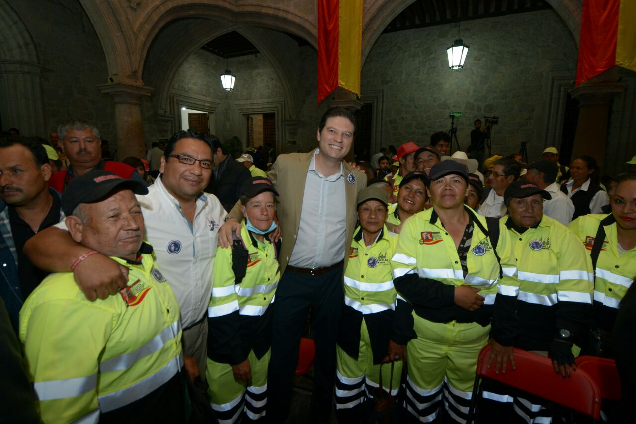 Reconoce Alfonso Martínez labor de trabajadores y ciudadanía por obtener galardón “Escoba de Platino”