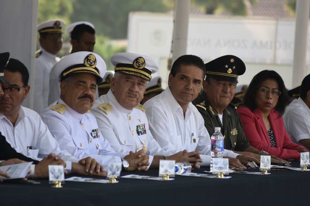 Encabeza Silvano Aureoles celebración del Día de la Marina Nacional en Lázaro Cárdenas