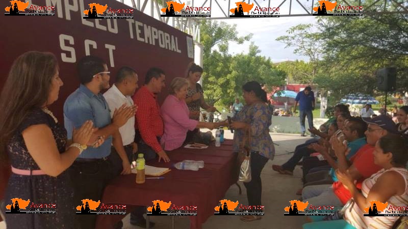 Habitantes de las Colonias Cenobio Moreno acceden al PET 2016