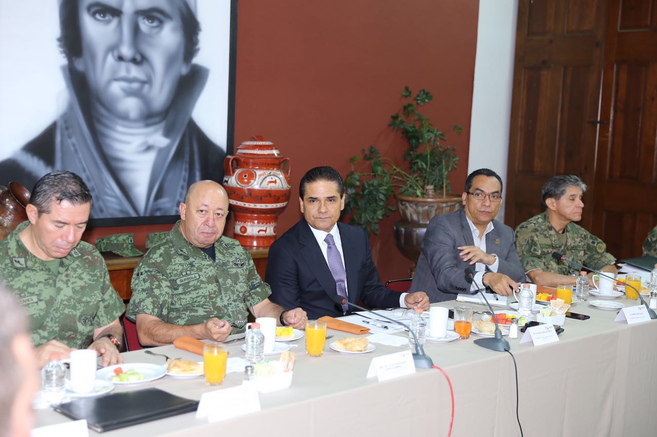 Gobernador Constitucional revisa estrategias regionales de seguridad en Michoacán