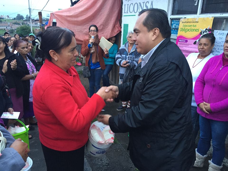 ENTREGAN NUEVAS TARJETAS A BENEFICIARIOS LICONSA DE MORELIA Y SANTA ANA MAYA