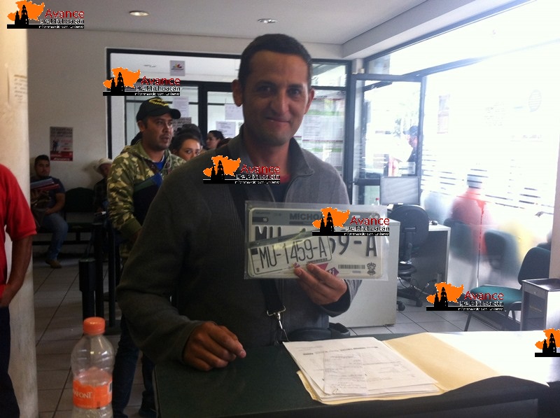 Secretaría de Finanzas y Administración reconoce a contribuyentes.