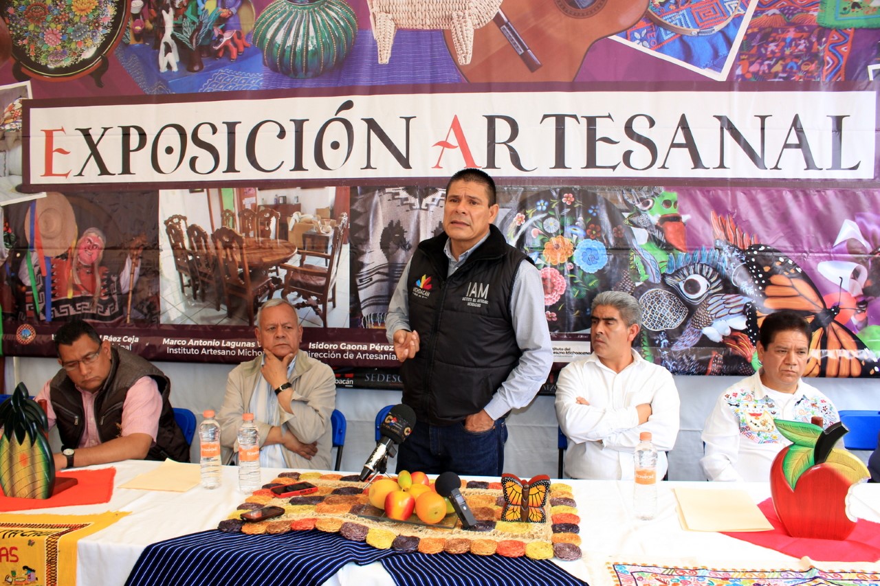 Inauguran tianguis artesanal de Verano en Pátzcuaro 2016