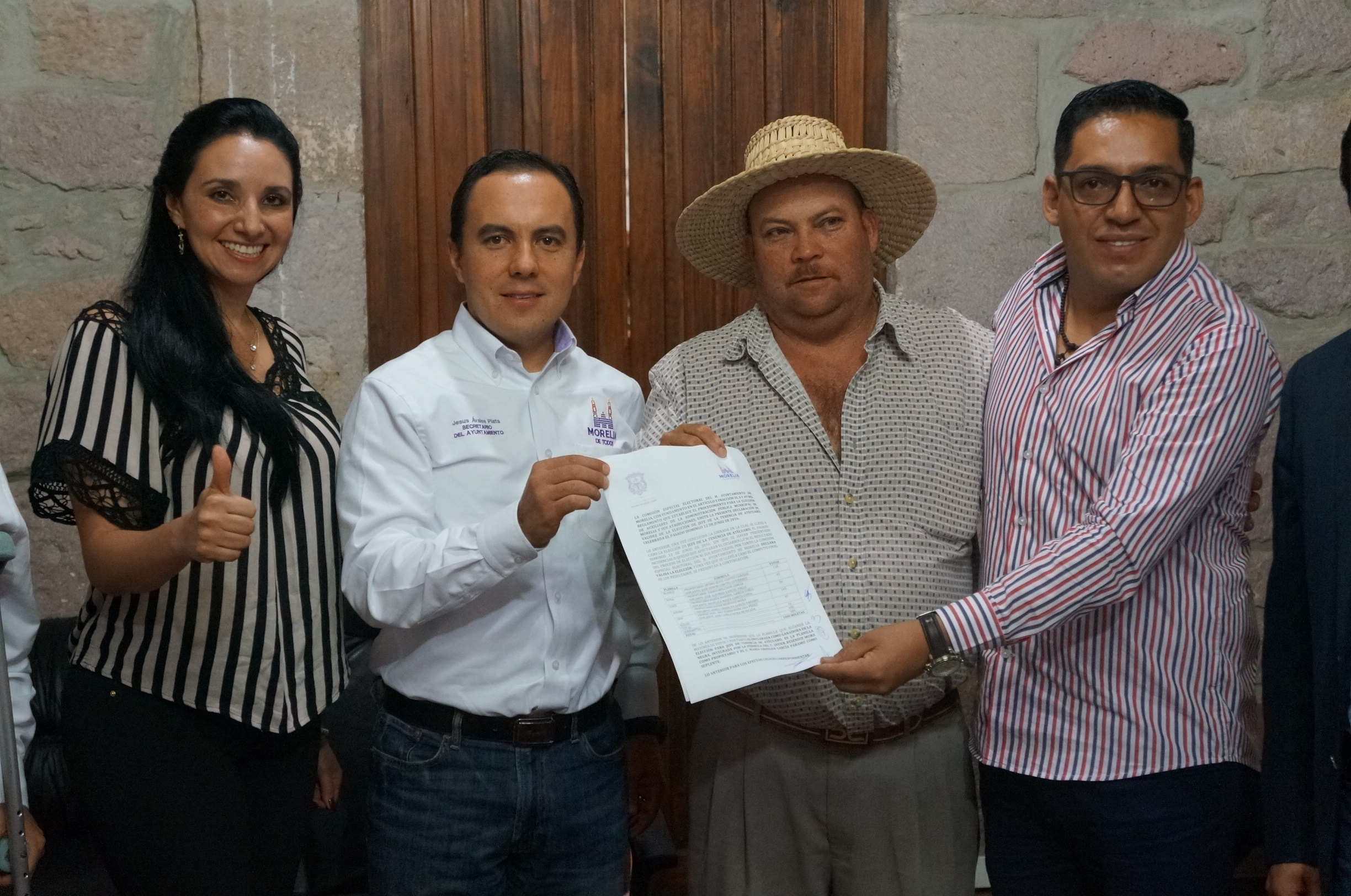 Javier Reséndiz Mora recibió constancia como Jefe de la Tenencia de Atécuaro
