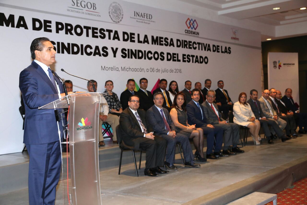 Compromete Gobernador respaldo y comunicación a síndicas y síndicos michoacanos