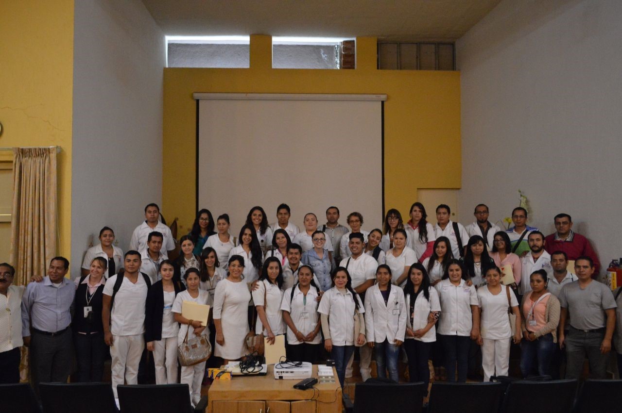 Acerca Alfonso Martínez servicios de salud a comunidades y zonas vulnerables.