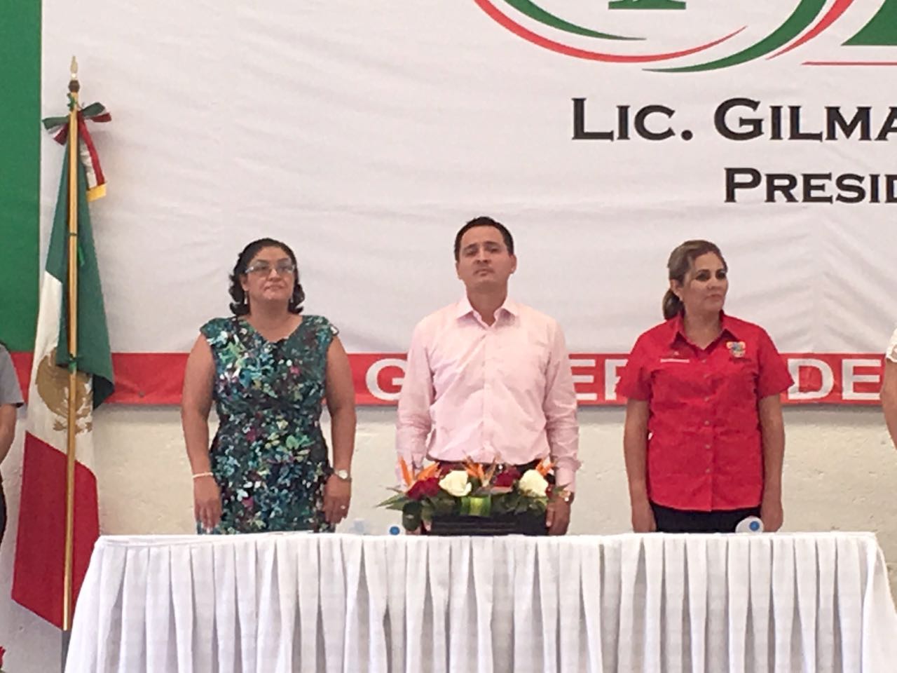 Patricia Flores Anguiano asiste al informe de Churumuco