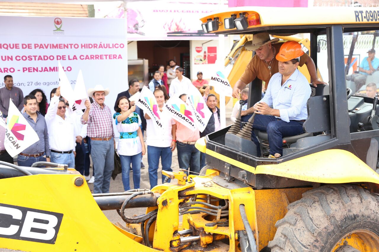 Con trabajo en equipo, se concretan proyectos a favor de la ciudadanía: Silvano Aureoles