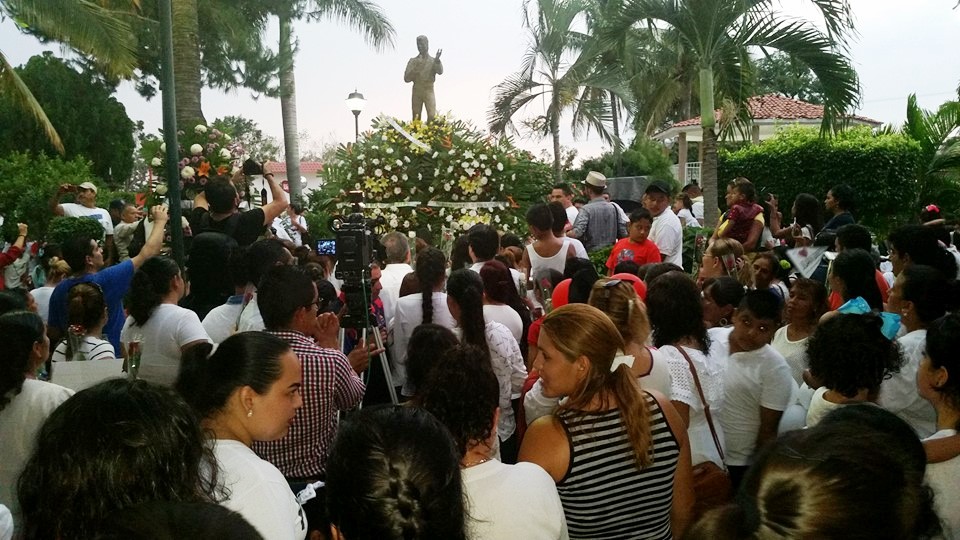 Parácuaro espera que Juan Gabriel sea sepultado en la tierra que lo vio nacer