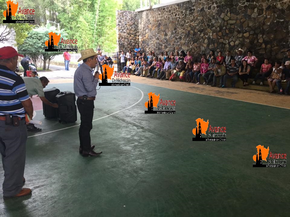 Manuel Alcalá Barragán recorre el interior del estado y visita Los Reyes