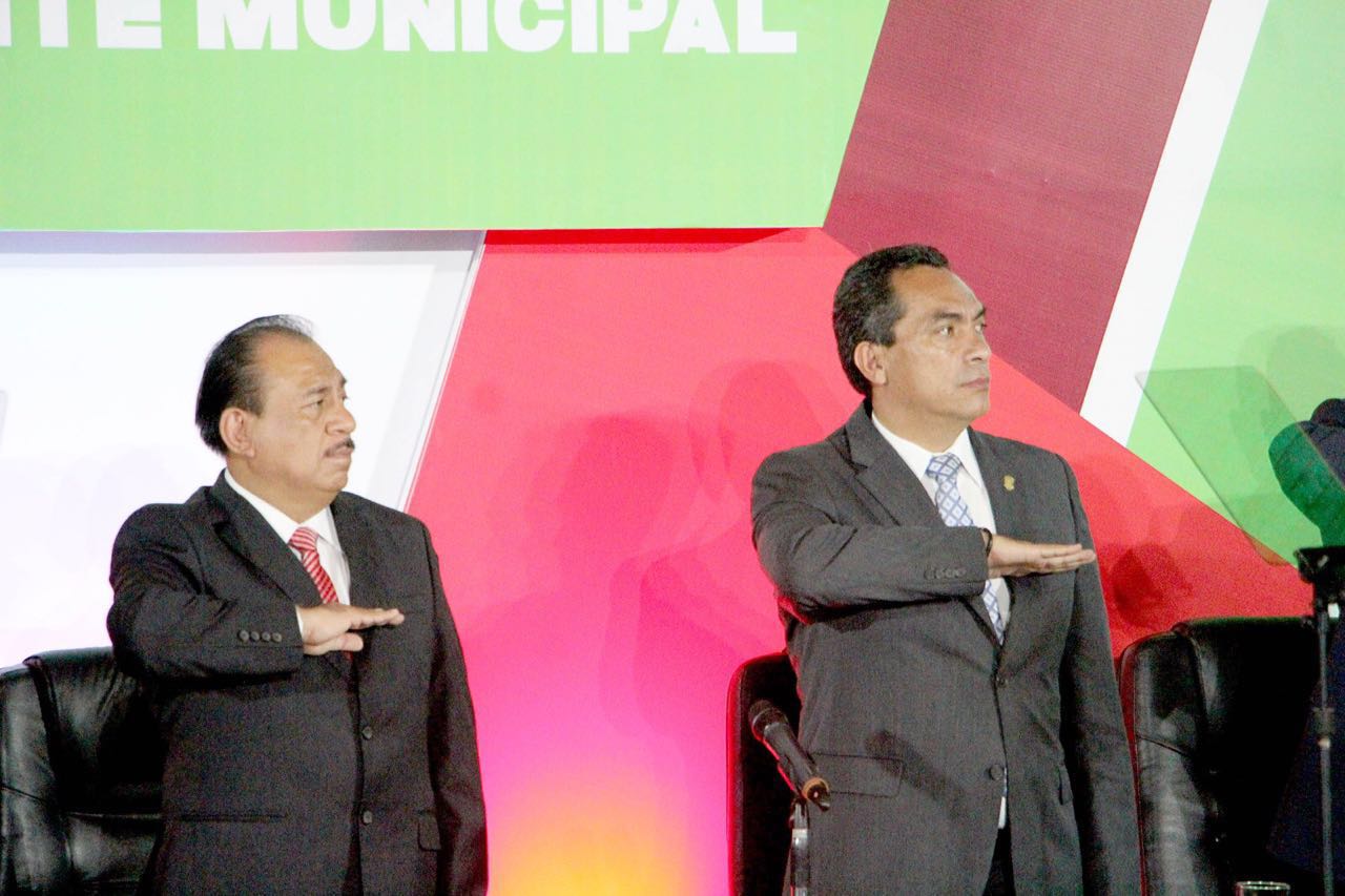 Informes municipales, en un ambiente democrático y sin incidentes: Adrián López