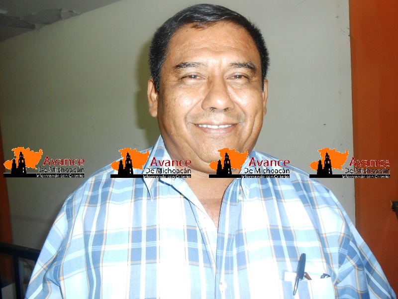 Detectan cerca de 400 vehículos chatarra abandonados.