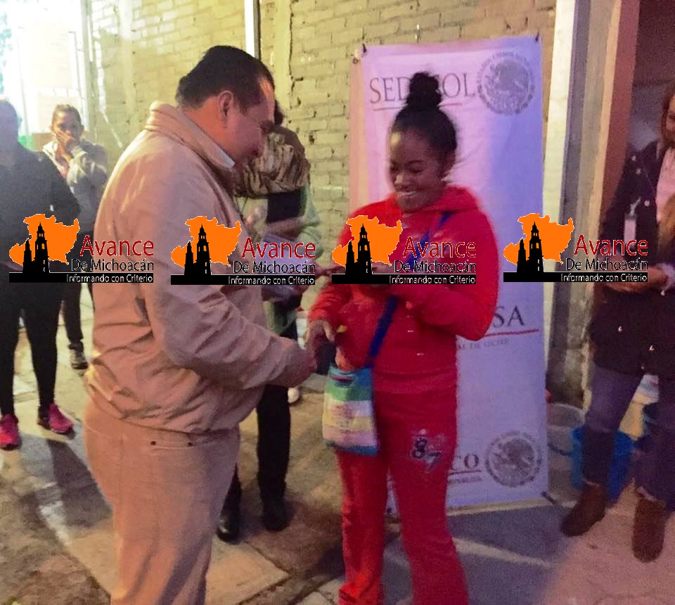 ENTREGA LICONSA TARJETAS A NUEVOS BENEFICIARIOS EN EL MUNICIPIO DE TARÍBARO.