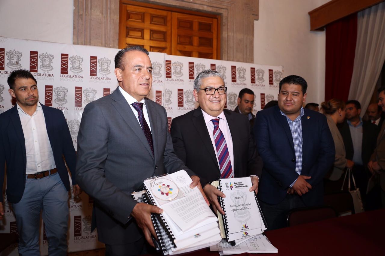 Entrega Ejecutivo Estatal proyecto de Paquete Fiscal 2017 al Poder Legislativo