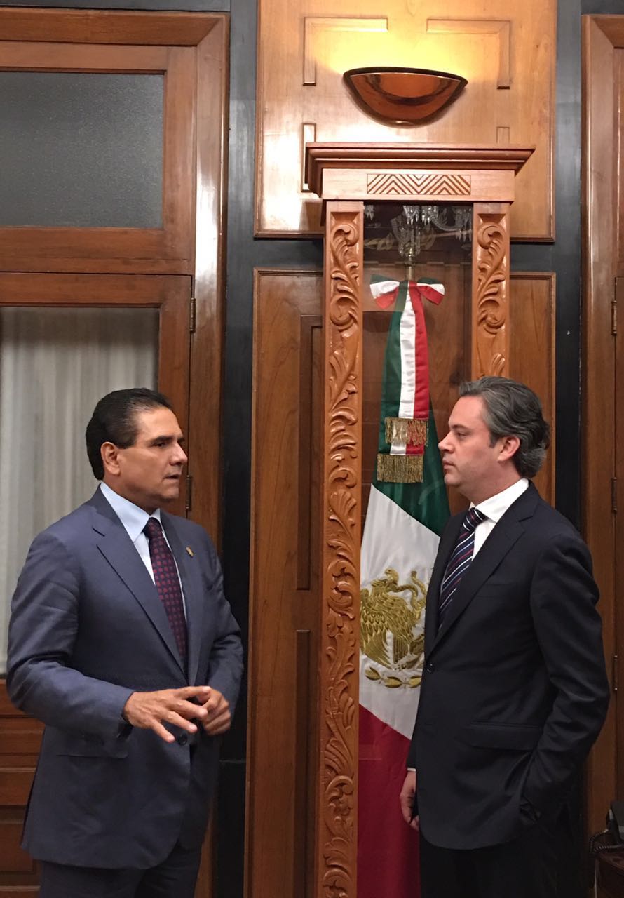Coordinan Silvano Aureoles y Aurelio Nuño acciones a favor de la educación en Michoacán