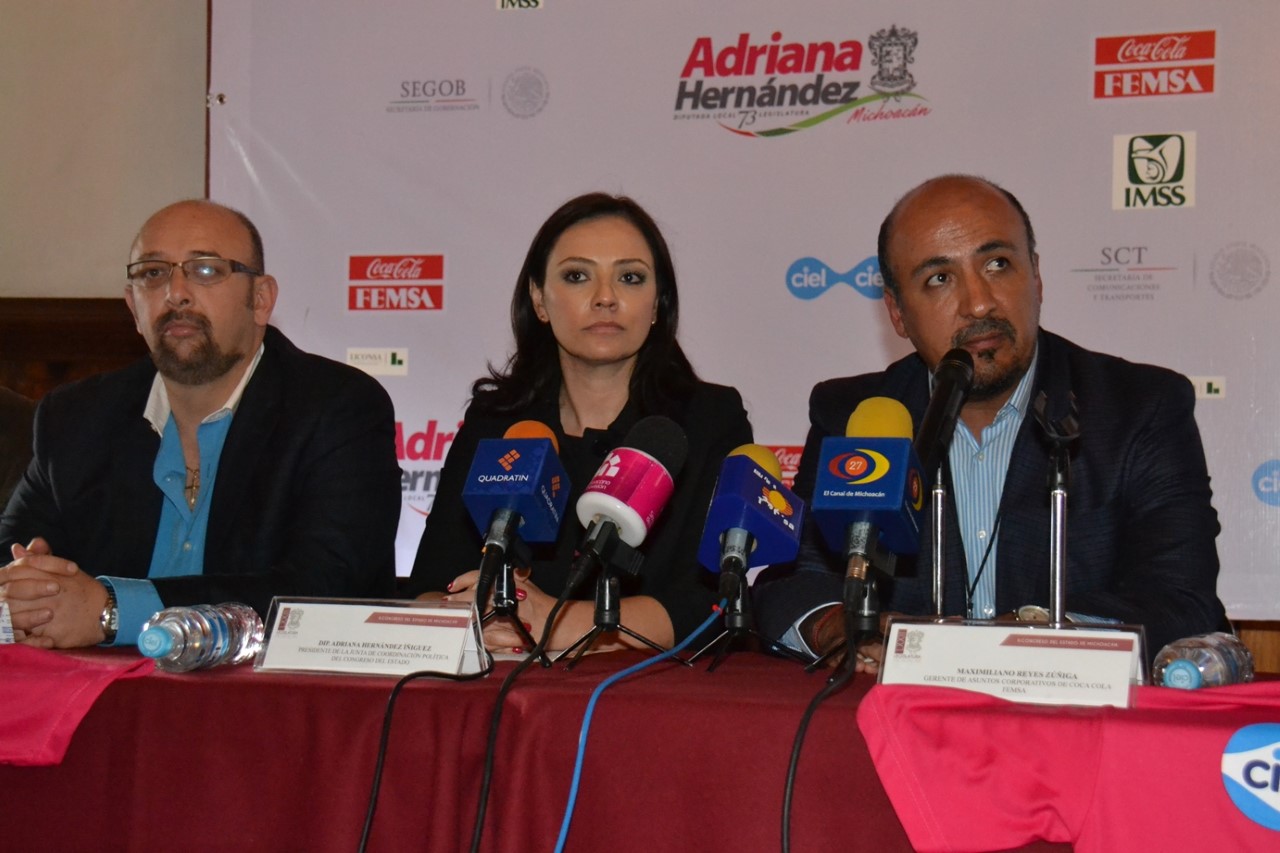 Vamos a ganarle la carrera al cáncer de mama: Adriana Hernández