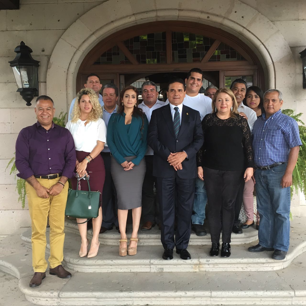 Intercambia Silvano Aureoles puntos de vista con “Patria Digna”