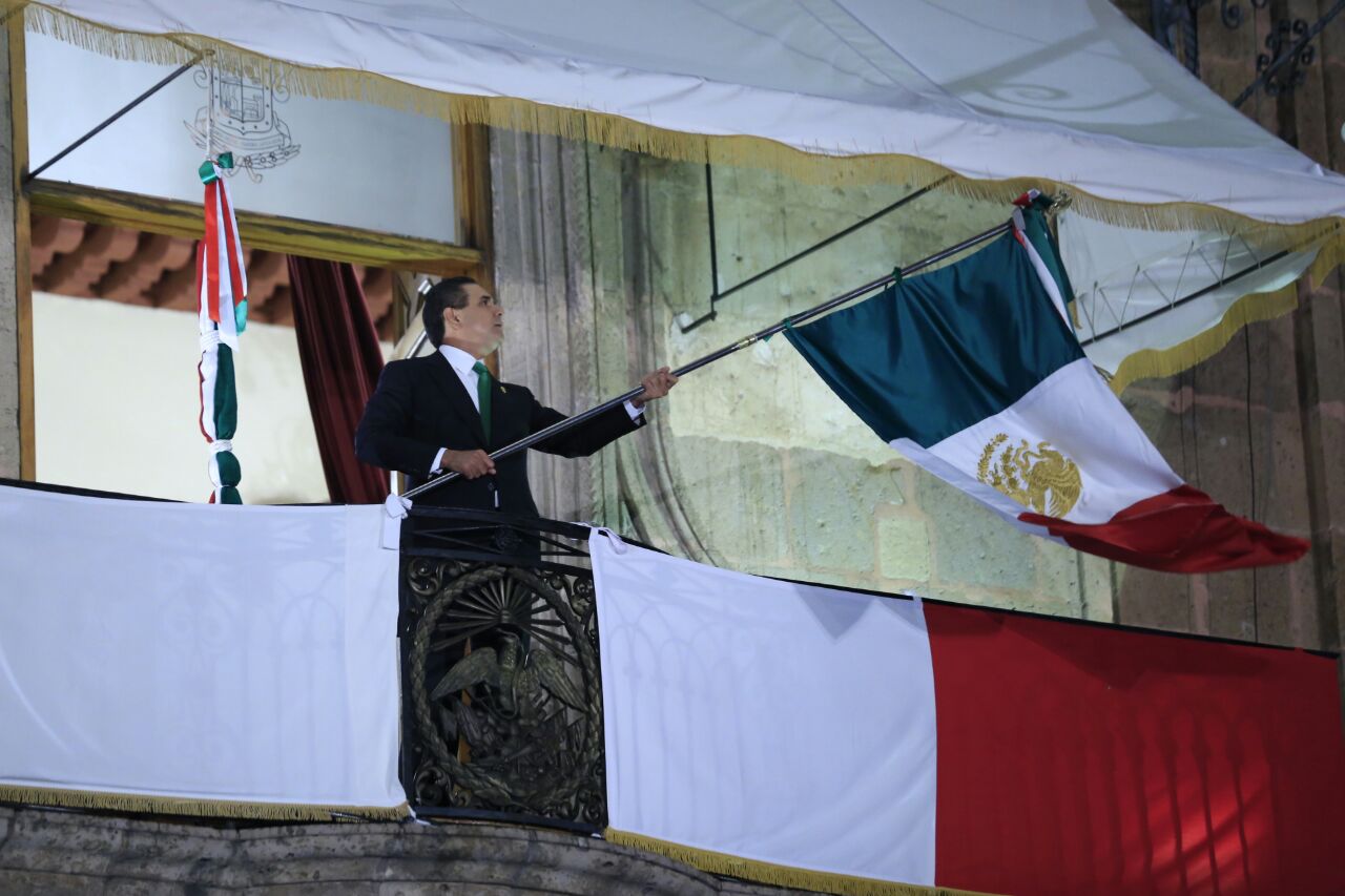 Silvano Aureoles da su Primer Grito de Independencia