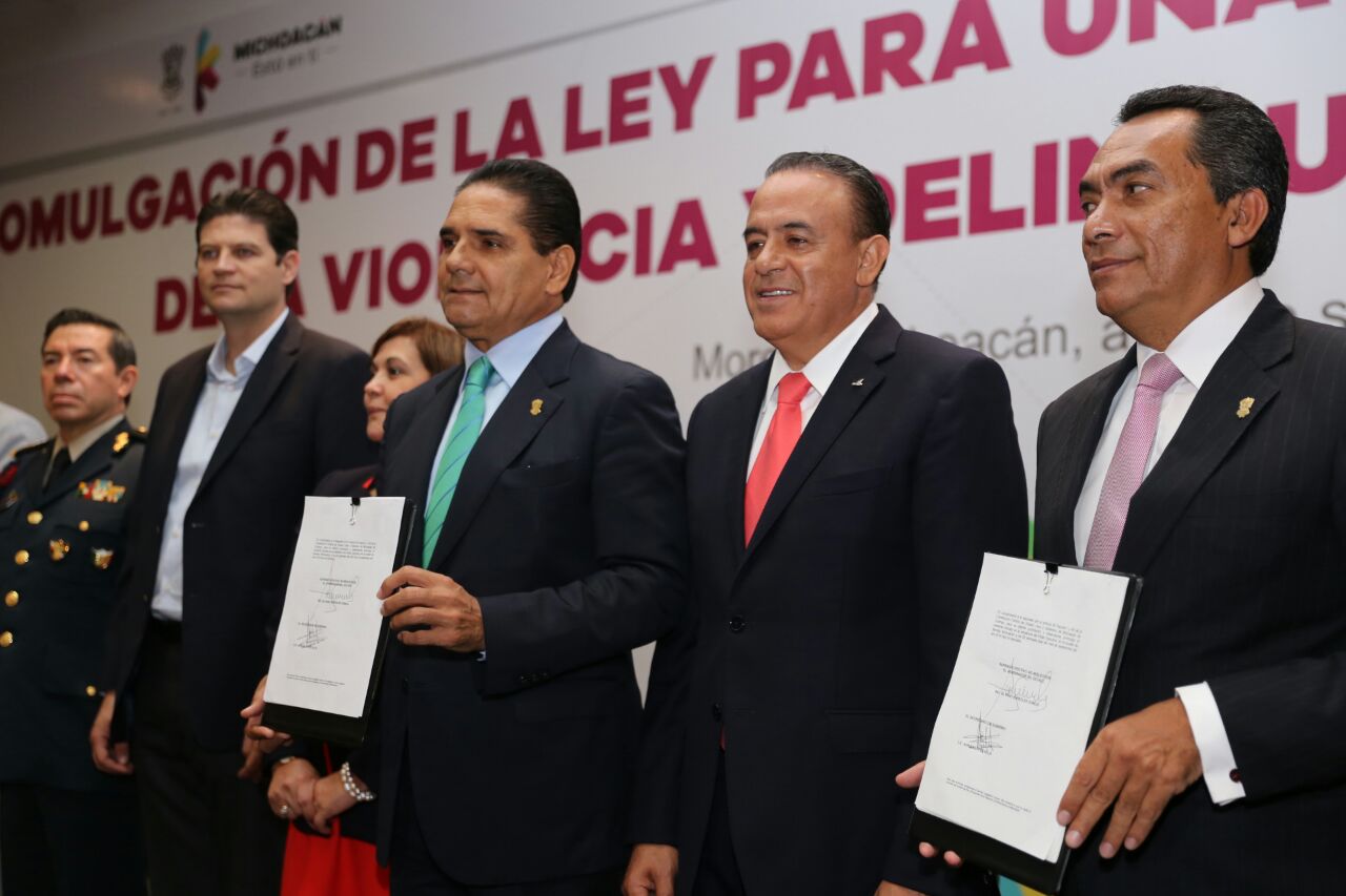 Propone Silvano Aureoles modificar distribución del Presupuesto 2017 a favor de municipios