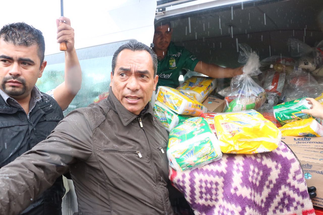 Entrega el Gobierno del Estado apoyos a damnificados en Uruapan