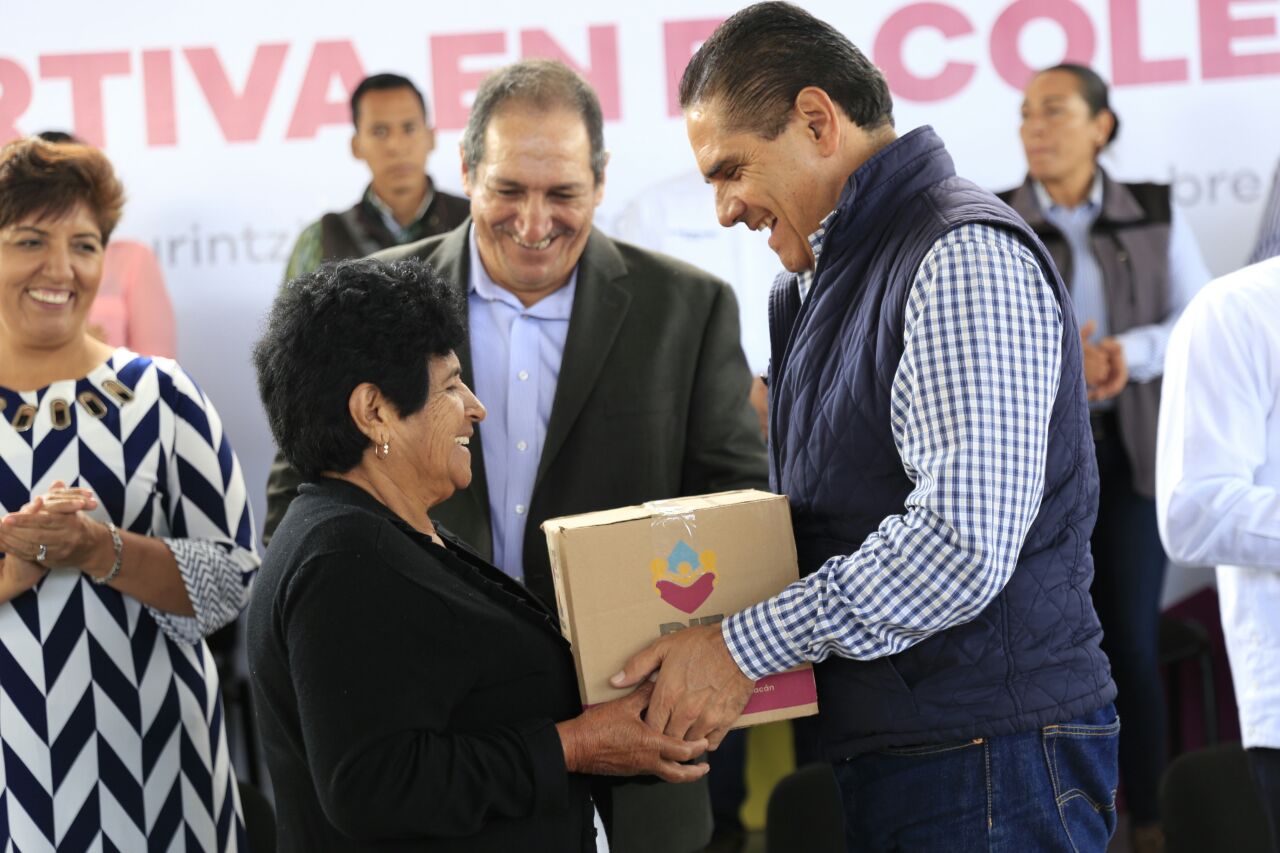 Michoacán construye programas sociales para disminuir la migración: Silvano Aureoles