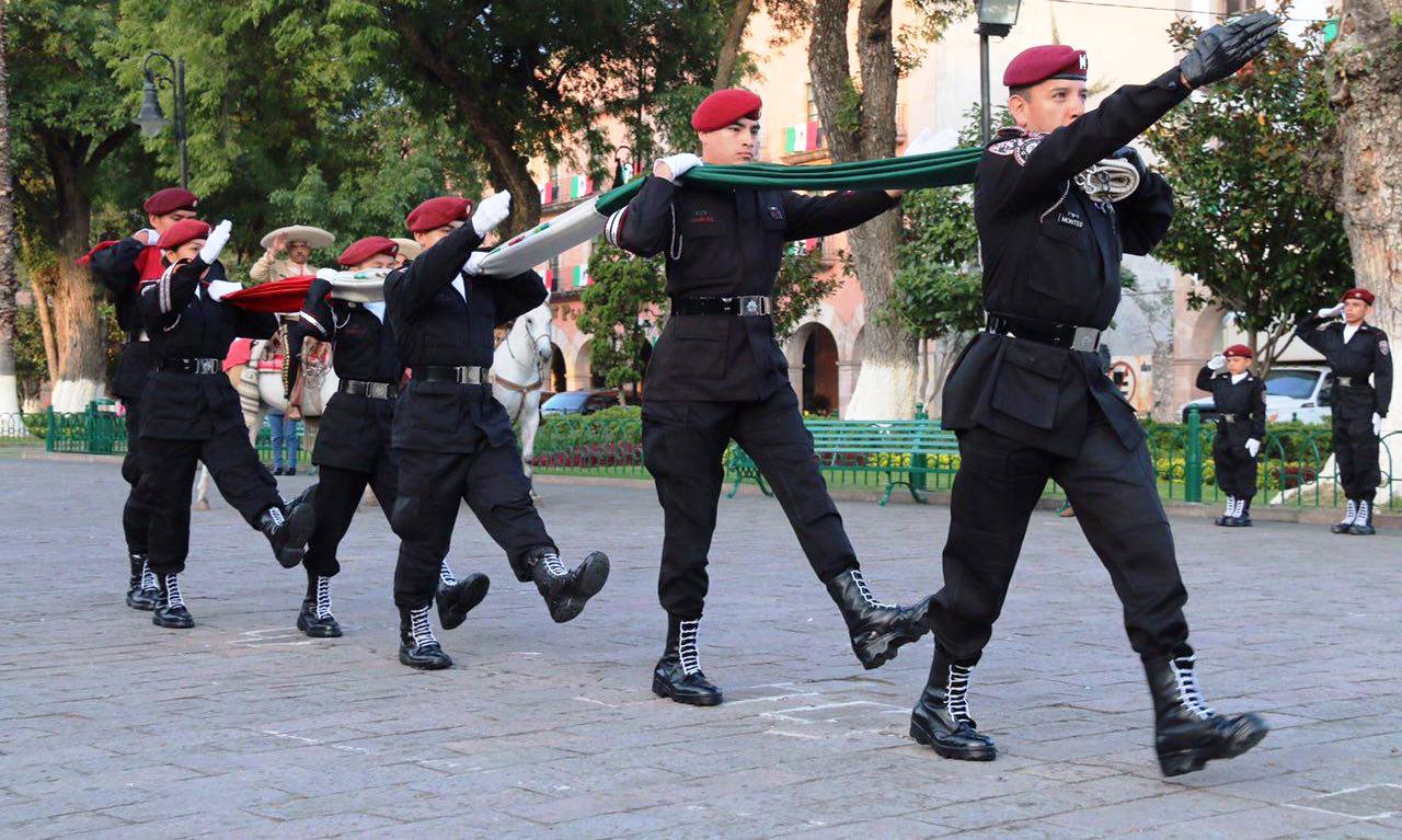Alfonso Martínez encabeza Izamiento del Lábaro Patrio conmemorativo al 16 de Septiembre
