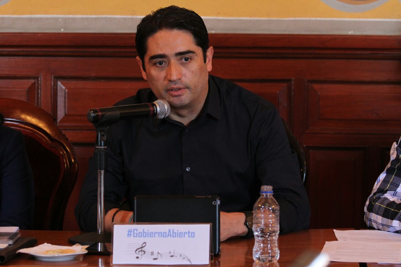 El regidor de Morelia Benjamín Farfán a favor de educación y cultura