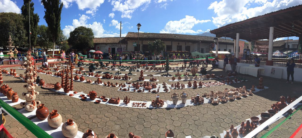 Premian a ganadores del Concurso Artesanal de Alfarería de Patamban