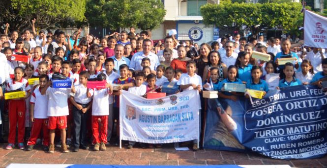 El Diputado local Lalo Chavira cumple con Misión Futuro y entrega apoyos