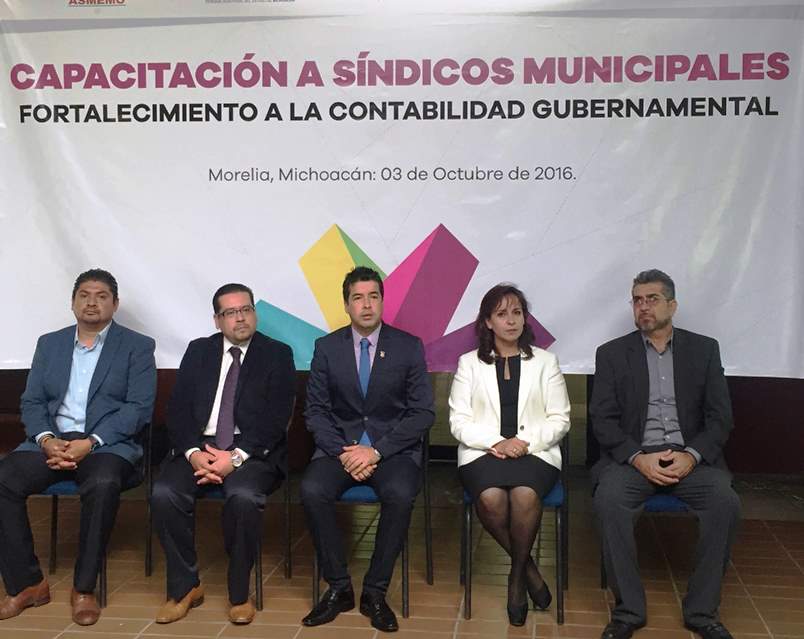 CEDEMUN capacita a síndicos para fortalecer la contabilidad gubernamental