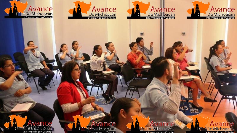 DIF Morelia capacita a personal del CRIT en Lengua de Señas Mexicana.